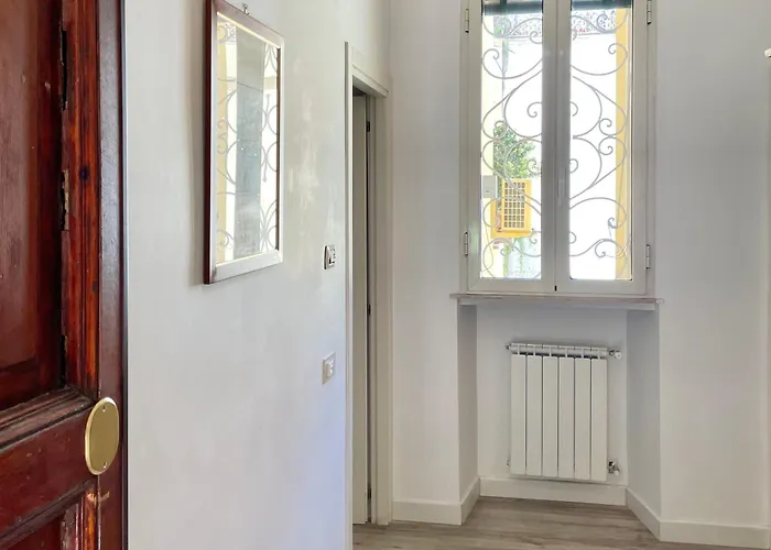 Oda ve Kahvaltı Santi Quattro Al Colosseo 4*