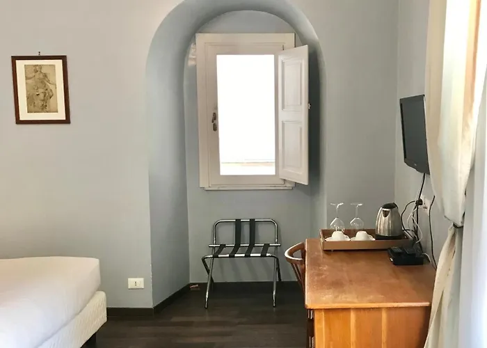 Oda ve Kahvaltı Santi Quattro Al Colosseo 4*