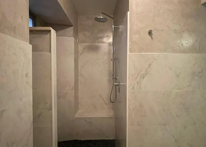 Santi Quattro Al Colosseo Oda ve Kahvaltı 4*